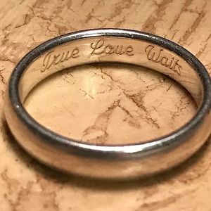 James Avery SS True Love Waits Ring Sz 7